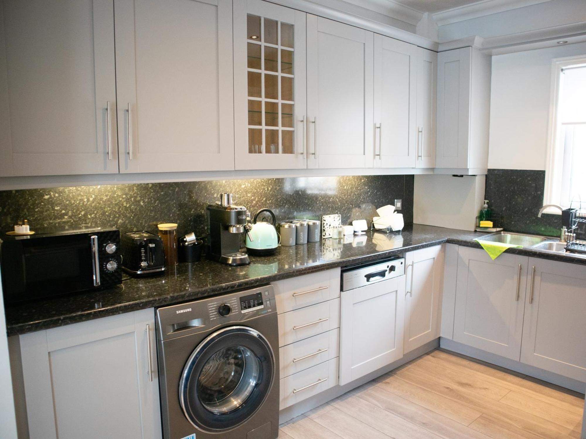 Bright Private Terrace - Free Private Parking - Tv - Wifi - Netflix Apartment Croydon Luaran gambar