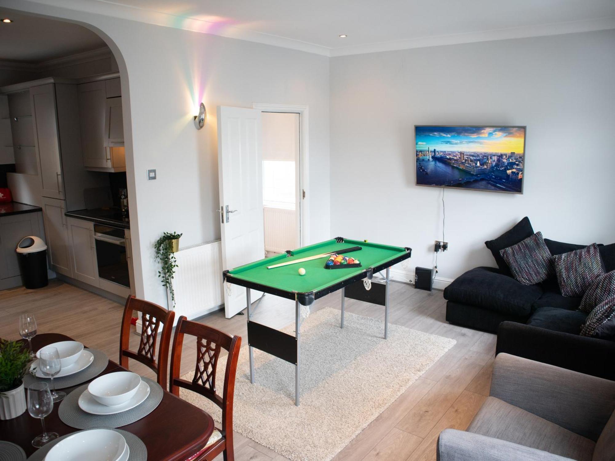 Bright Private Terrace - Free Private Parking - Tv - Wifi - Netflix Apartment Croydon Luaran gambar