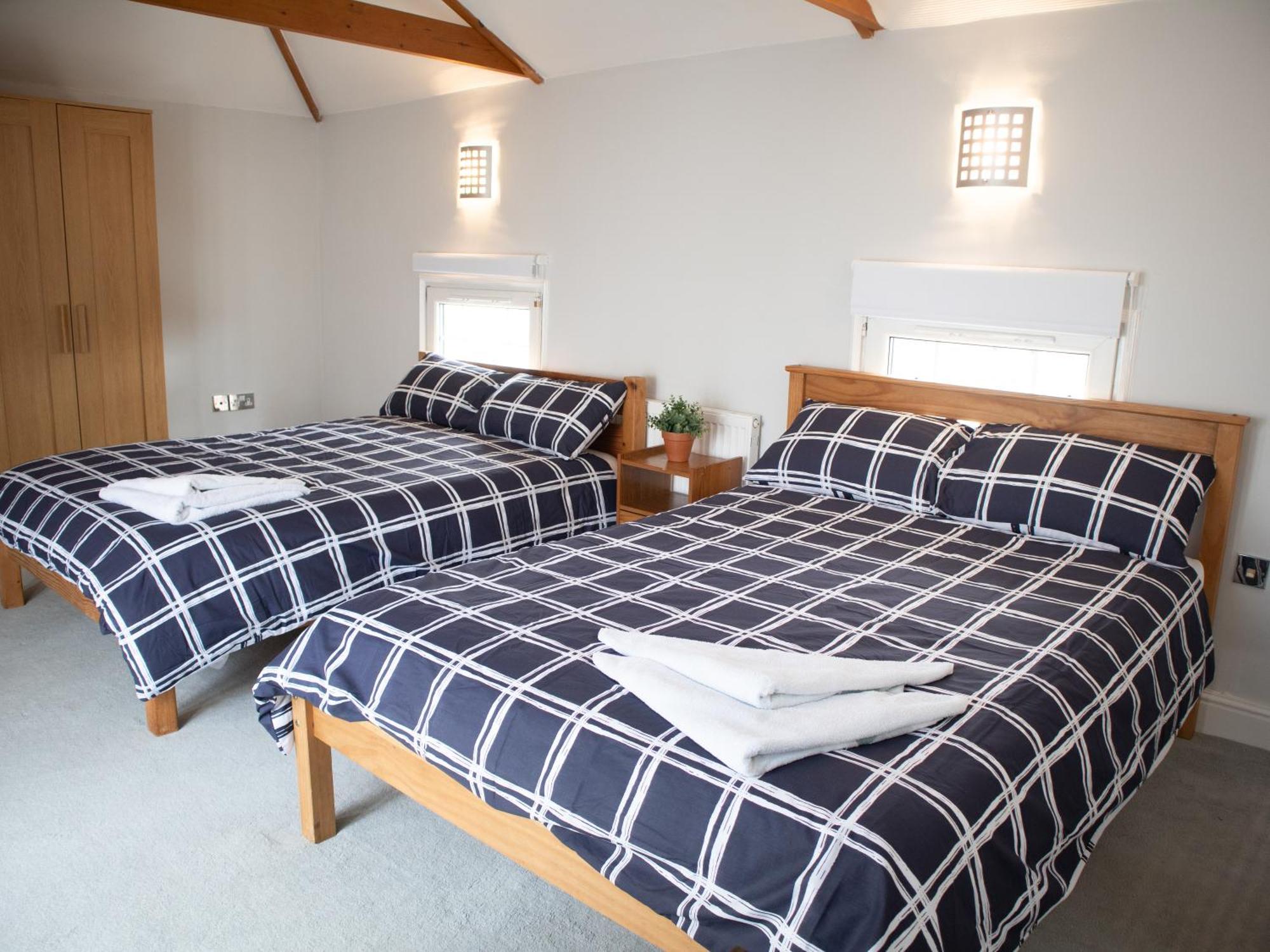 Bright Private Terrace - Free Private Parking - Tv - Wifi - Netflix Apartment Croydon Luaran gambar