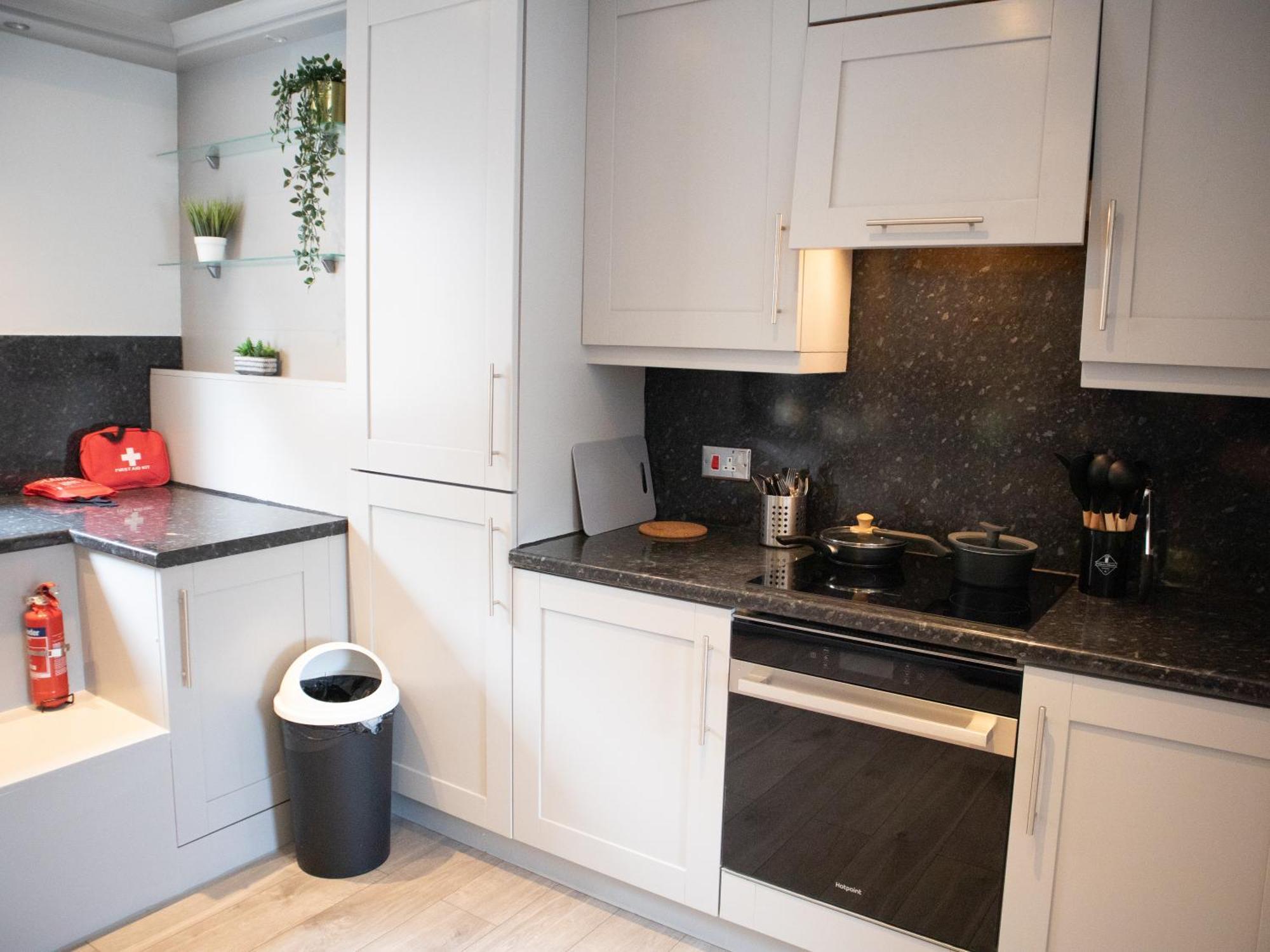 Bright Private Terrace - Free Private Parking - Tv - Wifi - Netflix Apartment Croydon Luaran gambar