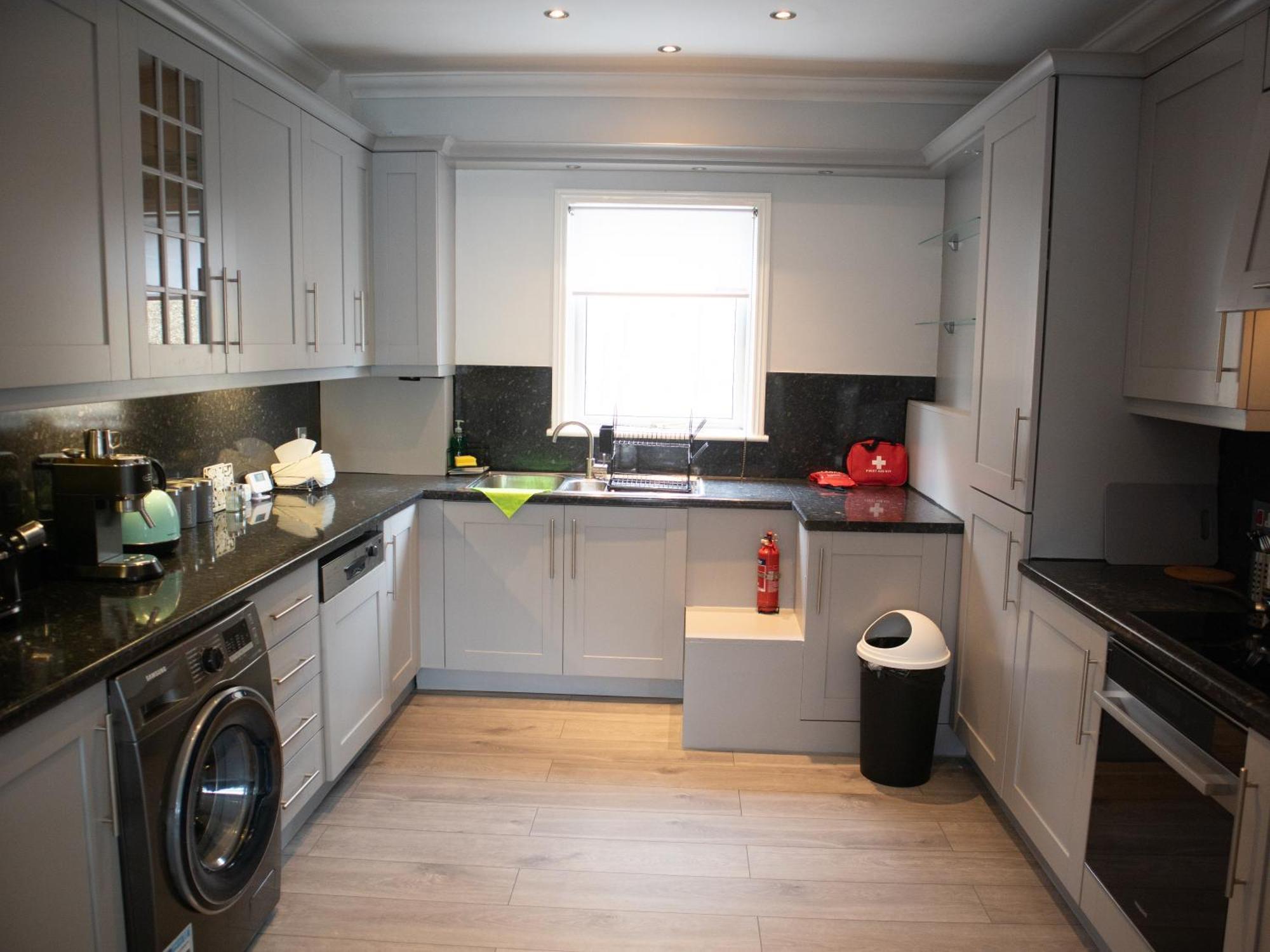 Bright Private Terrace - Free Private Parking - Tv - Wifi - Netflix Apartment Croydon Luaran gambar