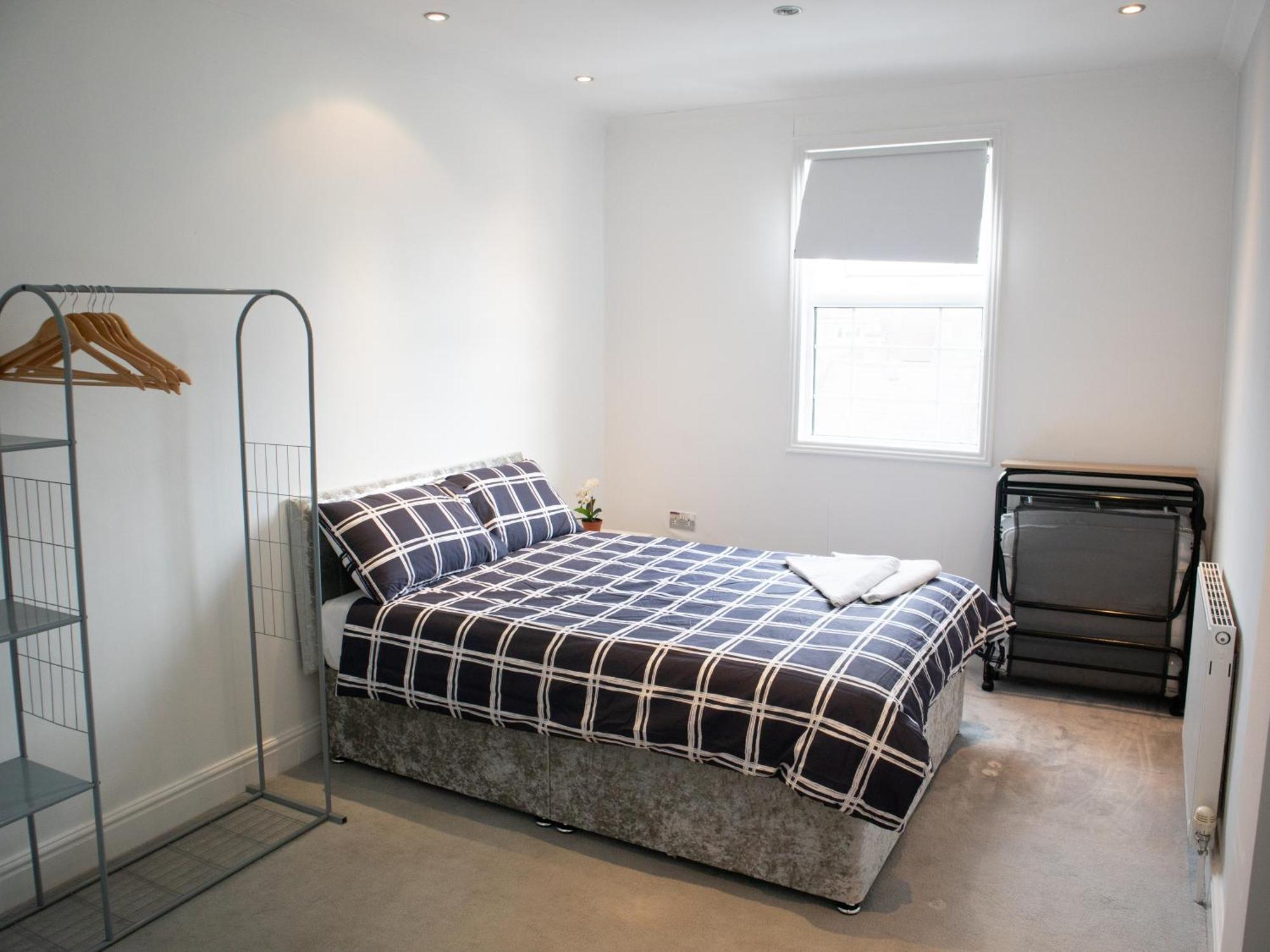 Bright Private Terrace - Free Private Parking - Tv - Wifi - Netflix Apartment Croydon Luaran gambar