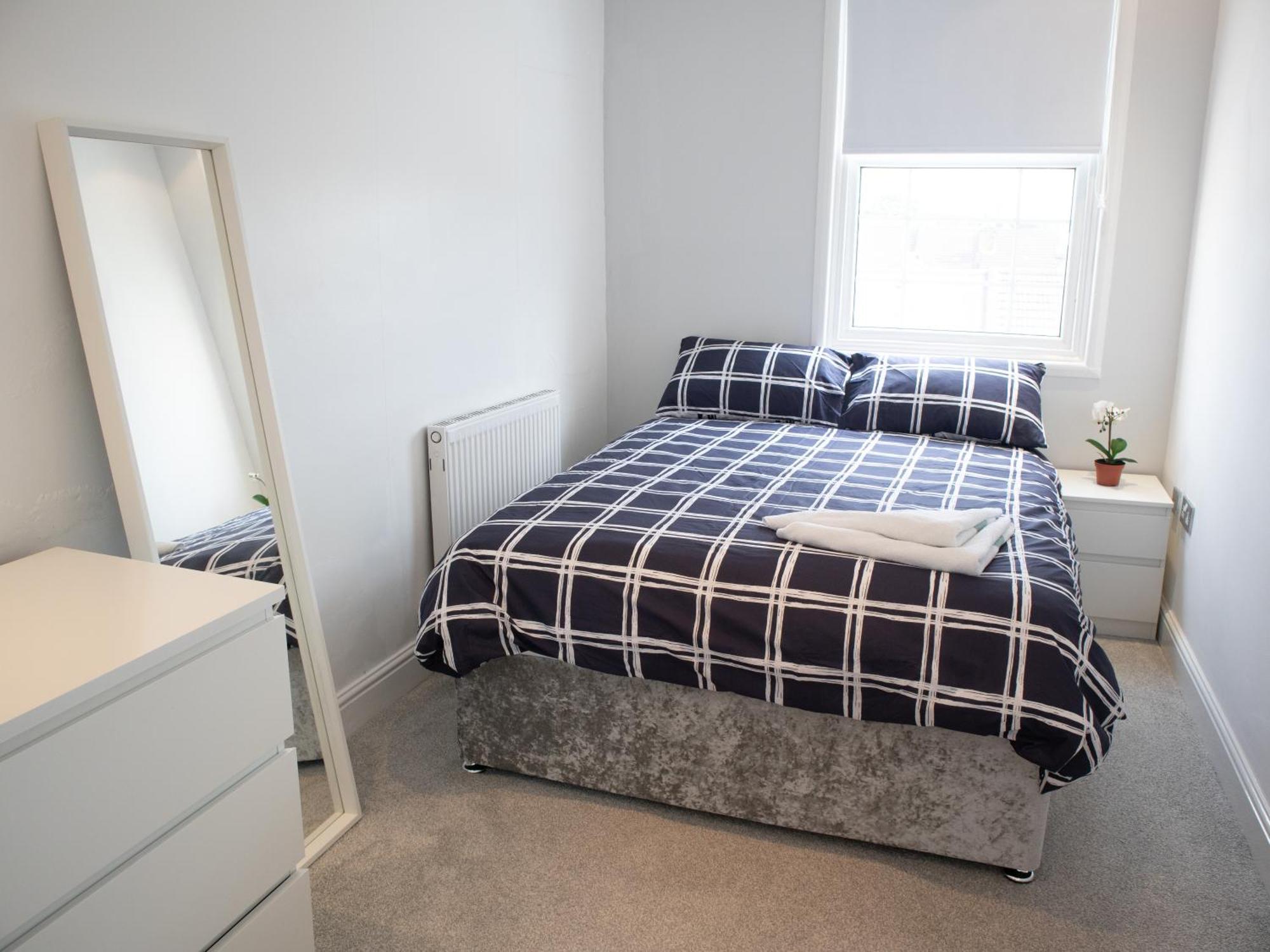 Bright Private Terrace - Free Private Parking - Tv - Wifi - Netflix Apartment Croydon Luaran gambar