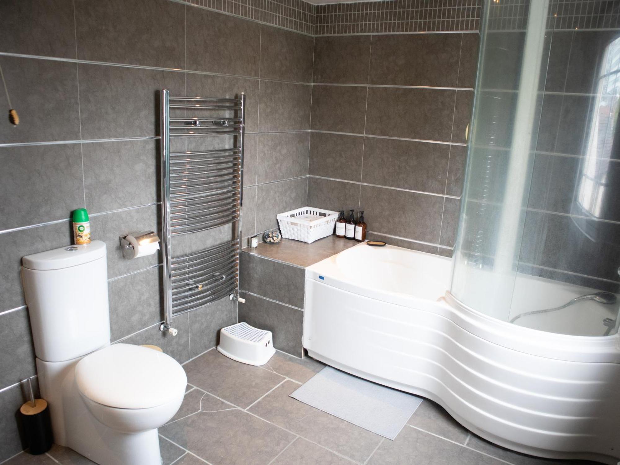 Bright Private Terrace - Free Private Parking - Tv - Wifi - Netflix Apartment Croydon Luaran gambar